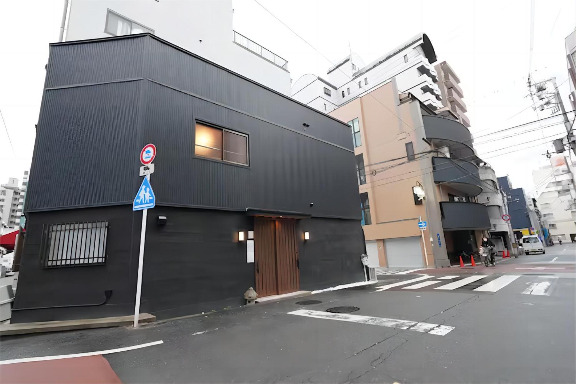 最大9名で泊まれる貸別荘日本橋駅徒歩5分黒門市場に隣接し道頓堀難波心斎橋徒歩圏内 ヴィラ